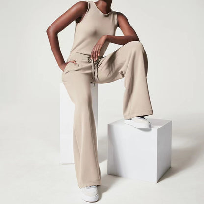 Elevate Your Wardrobe with the Solid Color Sleeveless Jumpsuit