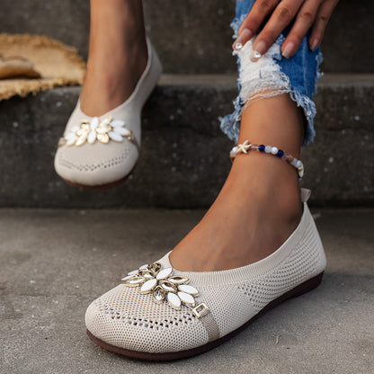 Step into Chic Comfort with Round Toe Flat Shoes