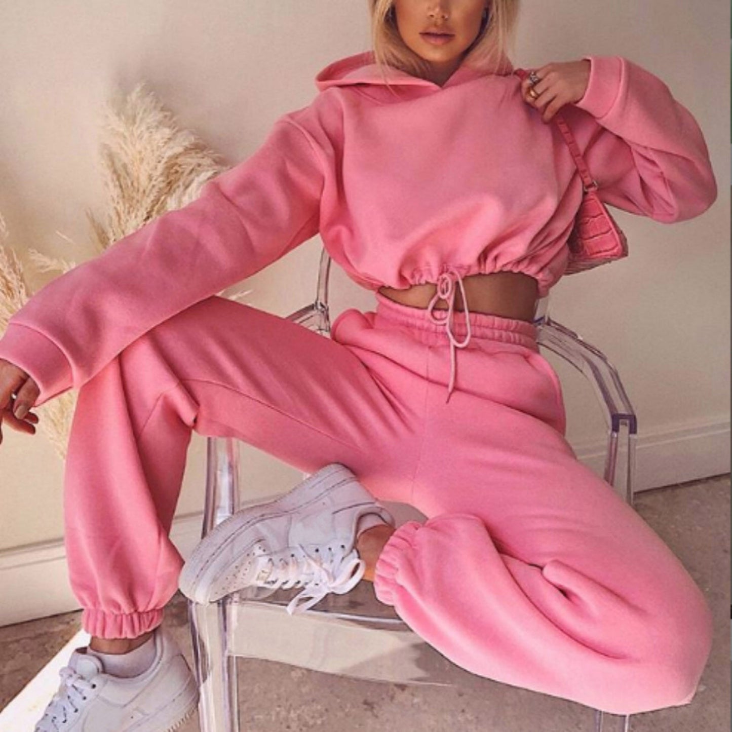 Elevate Your Fitness Wardrobe with the 2-Piece Sweatsuit Tracksuit for Women