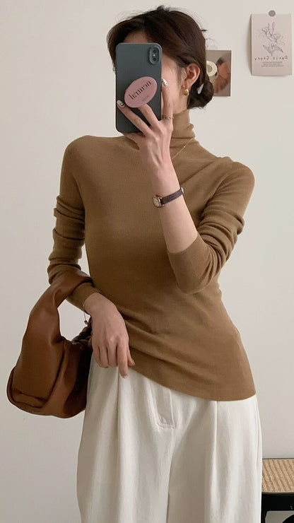 Embrace Cozy Elegance with Our New Cashmere Turtleneck Sweater